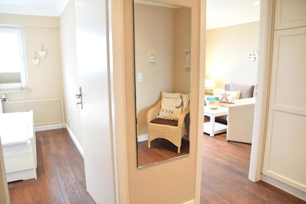 Schoenes Neues Hochwertig Renoviertes 2-Zimmer Appartement In Der 4. Etage. 베스터란트 외부 사진