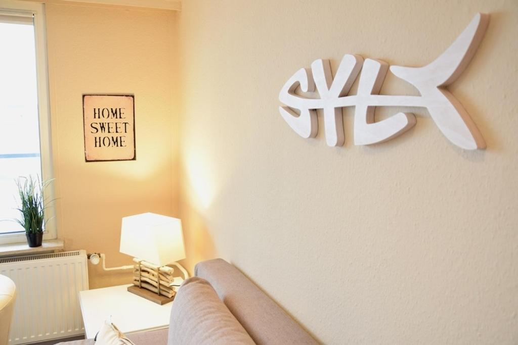 Schoenes Neues Hochwertig Renoviertes 2-Zimmer Appartement In Der 4. Etage. 베스터란트 외부 사진