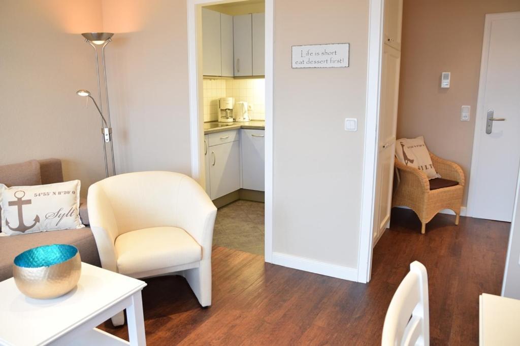 Schoenes Neues Hochwertig Renoviertes 2-Zimmer Appartement In Der 4. Etage. 베스터란트 외부 사진